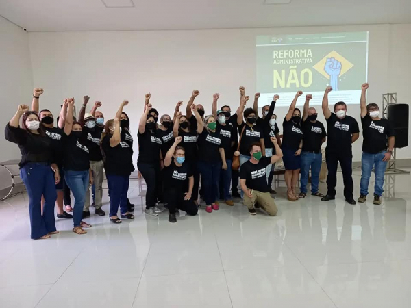 Sintap/MT debate com servidores sobre a Reforma Administrativa durante assembleia geral da categoria