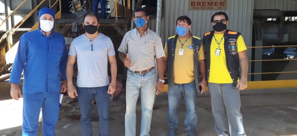 Servidores do INDEA participam de operação que apreendeu  carne transportada irregularmente
