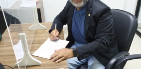 Sintap parabeniza Jeferson Luiz do Nascimento Cambará pela sua aposentadoria